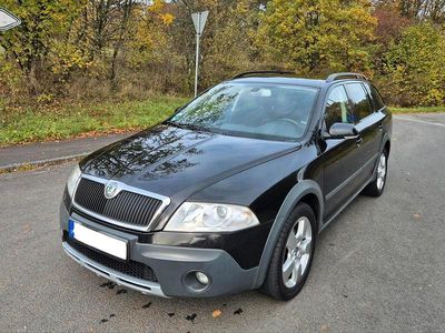 Schwarz Gebraucht 2009 Skoda Octavia Scout 4x4 Kombi | 3.900 €