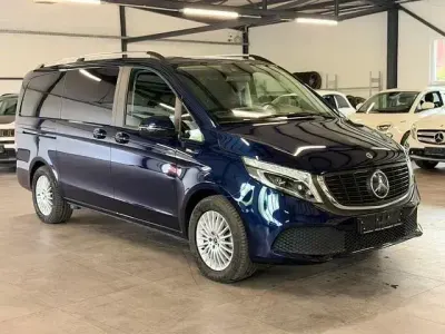 Używany Mercedes EQV300 150 kW (204 KM) 2020 Niebieski Sedan/Limuzyna