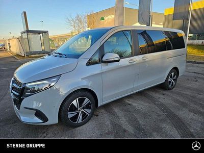 Grau Gebraucht 2025 Mercedes V250 Style Van / Kleinbus | 61.870 € (Guter Preis)