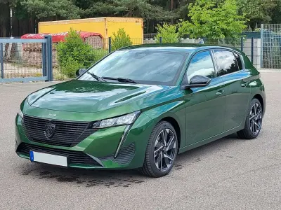 Gebraucht Peugeot 308 Allure 136 PS (100 kW) 2024 Grün Limousine