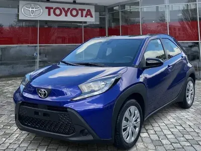 Ny Toyota Aygo X Business Edition 72 HK (52 kW) 2025 Blå SUV