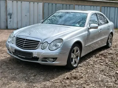 Gebraucht Mercedes E320 Avantgarde 224 PS (164 kW) 2006 Silber Limousine