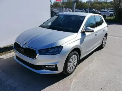 Neu Skoda Fabia Selection 2025 Grau Limousine