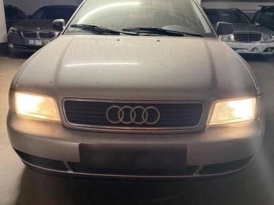 Usata Audi A4 125 CV (91 kW) 1995 Argento Berlina