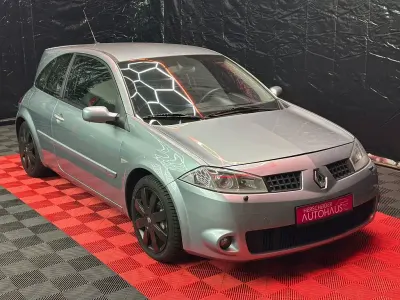 Używany Renault Mégane R.S. 238 KM (175 kW) 2004 Szary Sedan/Limuzyna