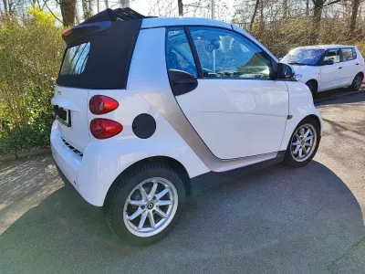 Gebraucht Smart ForTwo Cabrio 71 PS (52 kW) 2009 Weiß Cabrio
