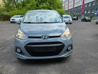 Gebraucht Hyundai i10 67 PS (49 kW) 2014 Grau Kleinwagen