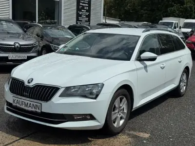Gebraucht Skoda Superb Ambition 150 PS (110 kW) 2018 Weiss Kombi