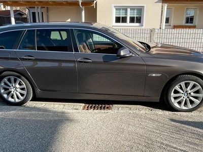 gebraucht BMW 525 d xDrive Touring - mit sehr guter Ausstattung