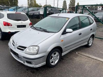Nissan Almera Tino
