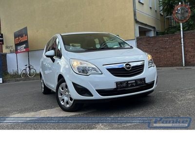 Gebraucht Opel Meriva Selection 101 PS (74 kW) 2012 Casabl/arctic/eisweiss/kaolin Van / Kleinbus