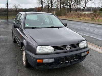 Usata VW Golf III 60 CV (44 kW) 1993 Viola Utilitaria