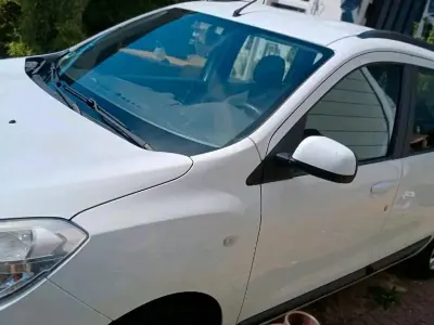 Gebraucht Dacia Lodgy Lauréate 90 PS (66 kW) 2013 Weiß Van / Kleinbus