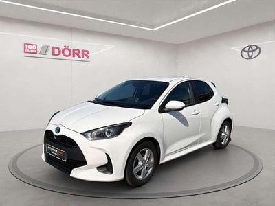 Gebraucht Toyota Yaris Hybrid Comfort 116 PS (85 kW) 2022 Schneeweiß Kleinwagen