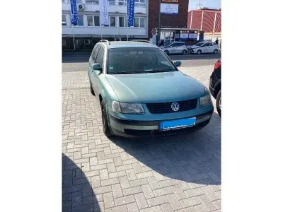 Gebraucht VW Passat 125 PS (91 kW) 2000 Blau Kombi