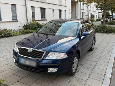 Blau Gebraucht 2007 Skoda Octavia Limousine | 1.600 € (Fairer Preis)