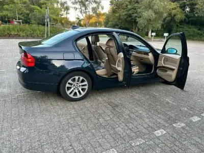 Gebraucht BMW 320 163 PS (119 kW) 2007 Schwarz Limousine