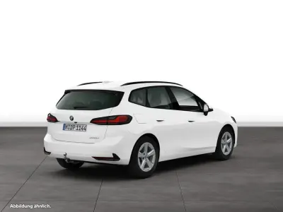 Gebraucht BMW 220 Active Tourer Luxury Line 150 PS (110 kW) 2025 Alpinweiss Van / Kleinbus