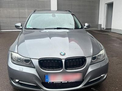 Gebraucht BMW 320 184 PS (135 kW) 2012 Grau Kombi