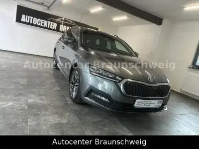Usata Skoda Octavia Clever 150 CV (110 kW) 2022 Grigio Station wagon
