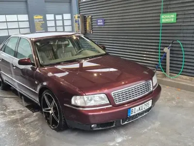 Gebraucht Audi A8 193 PS (141 kW) 2000 Rot Limousine