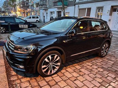 Schwarz Gebraucht 2017 VW Tiguan Highline SUV | 21.999 € (Fairer Preis)