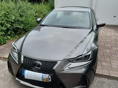 Gebraucht Lexus IS300 Sport Line 223 PS (164 kW) 2021 Grau Limousine