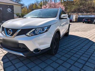 Gebraucht Nissan Qashqai 116 PS (85 kW) 2016 Weiß SUV