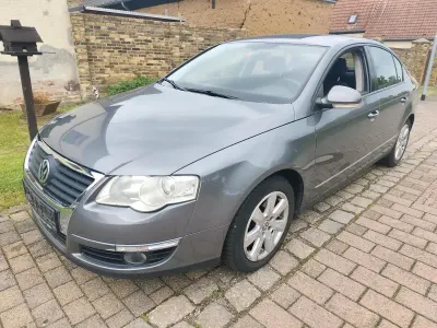Gebraucht VW Passat Comfortline 105 PS (77 kW) 2005 Blau Limousine