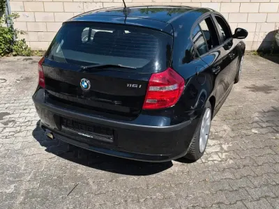 Gebraucht BMW 116 2011 Schwarz Kleinwagen