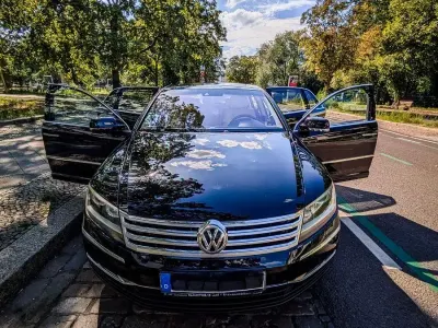 Gebraucht VW Phaeton 239 PS (175 kW) 2011 Schwarz Limousine