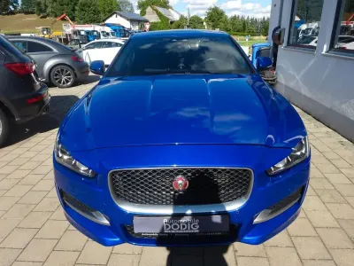 Gebraucht Jaguar XE R-Sport 179 PS (131 kW) 2017 Blau Limousine