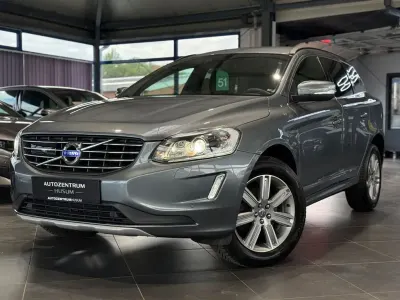 Gebraucht Volvo XC60 Momentum 150 PS (110 kW) 2016 Grau SUV