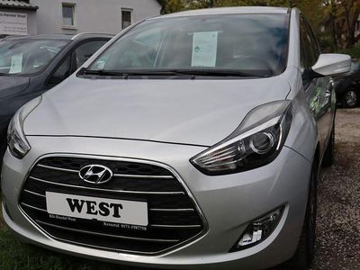 Gebraucht Hyundai ix20 125 PS (91 kW) 2017 Silber Kleinwagen