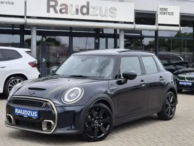 Gebraucht Mini Cooper S Resolute Edition 178 PS (130 kW) 2023 Enigmatic black metallic Kleinwagen