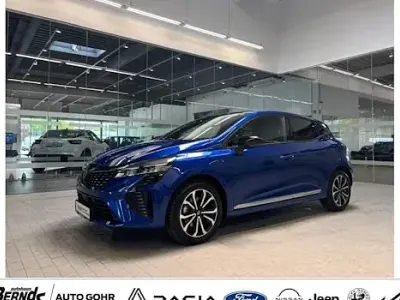 Gebraucht Renault Clio V Techno 143 PS (105 kW) 2025 Bleu iron Limousine