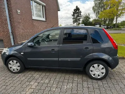 Gebraucht Ford Fiesta Trend 80 PS (58 kW) 2008 Grau Kleinwagen