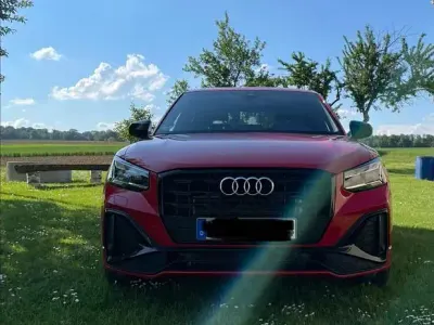Używany Audi Q2 S-Line 150 KM (110 kW) 2024 Czerwony SUV