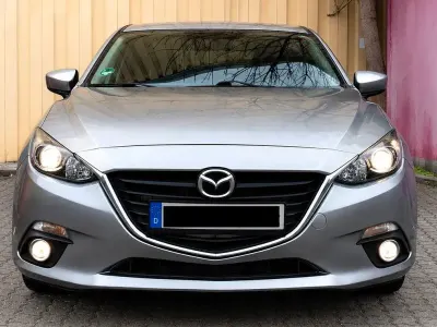 Gebraucht Mazda 3 Sports-Line 120 PS (88 kW) 2015 Grau Limousine