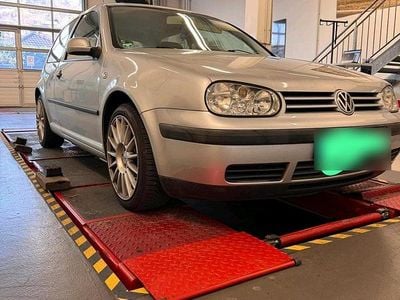 Usata VW Golf IV 75 CV (55 kW) 2001 Grigio Utilitaria