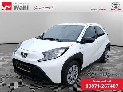 Neu Toyota Aygo X Play 72 PS (52 kW) 2025 Weiß SUV