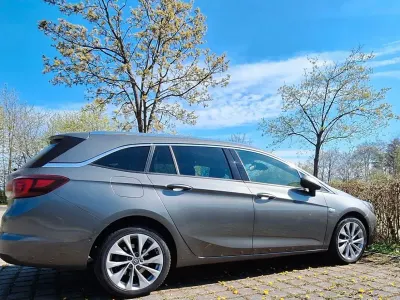 Gebraucht Opel Astra Innovation 160 PS (117 kW) 2018 Grau Kombi