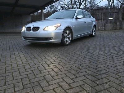 Gebraucht BMW 525 218 PS (160 kW) 2007 Silber Limousine