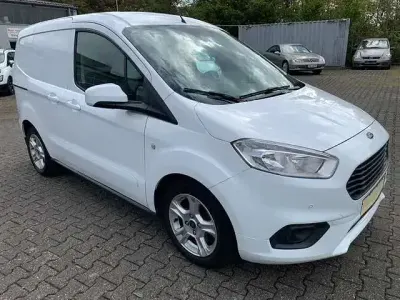 Gebraucht Ford Transit Courier Limited 101 PS (74 kW) 2022 Weiss Van