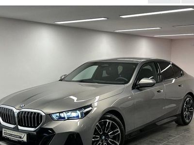 Gebraucht BMW 520 M Sport 208 PS (152 kW) 2025 Grau Limousine