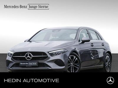 Grau Gebraucht 2024 Mercedes A180 Progressive Limousine | 28.990 € (Fairer Preis)