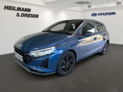 Neu Hyundai i20 Blackline 90 PS (66 kW) 2026 Blau Kleinwagen
