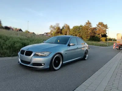Gebraucht BMW 325 Sport Line 218 PS (160 kW) 2008 Blau Limousine