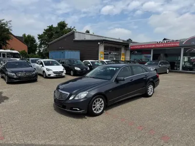 Gebraucht Mercedes E350 Elegance 292 PS (214 kW) 2009 Tenoritgrau  metalliclack Limousine