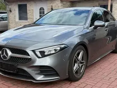 Gebraucht Mercedes A200 AMG line 163 PS (119 kW) 2018 Grau Limousine
